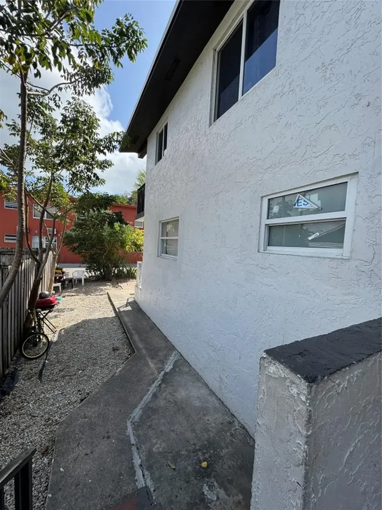 429 NW 10th Avenue Miami FL 33128