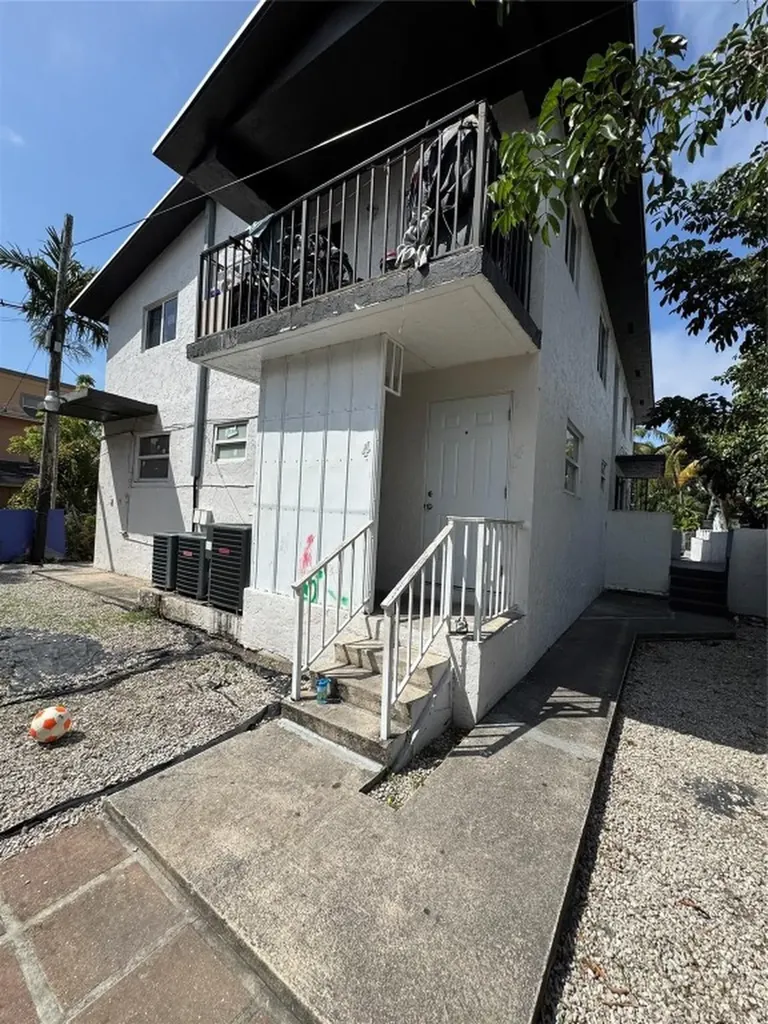 429 NW 10th Avenue Miami FL 33128