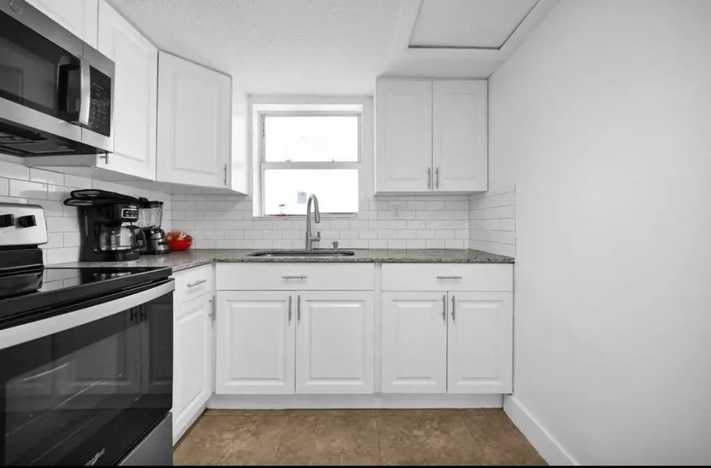 429 NW 10th Avenue Miami FL 33128
