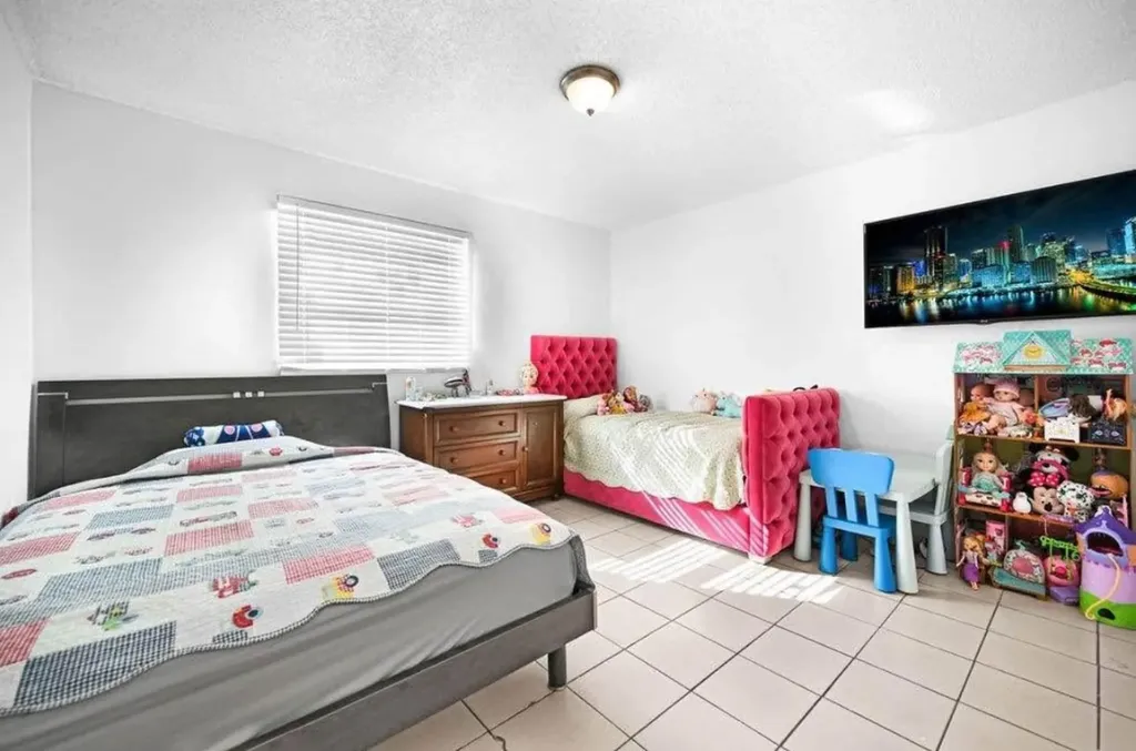 429 NW 10th Avenue Miami FL 33128