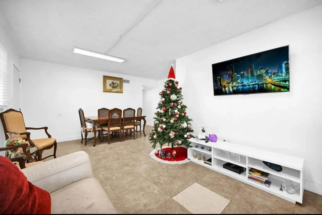 429 NW 10th Avenue Miami FL 33128