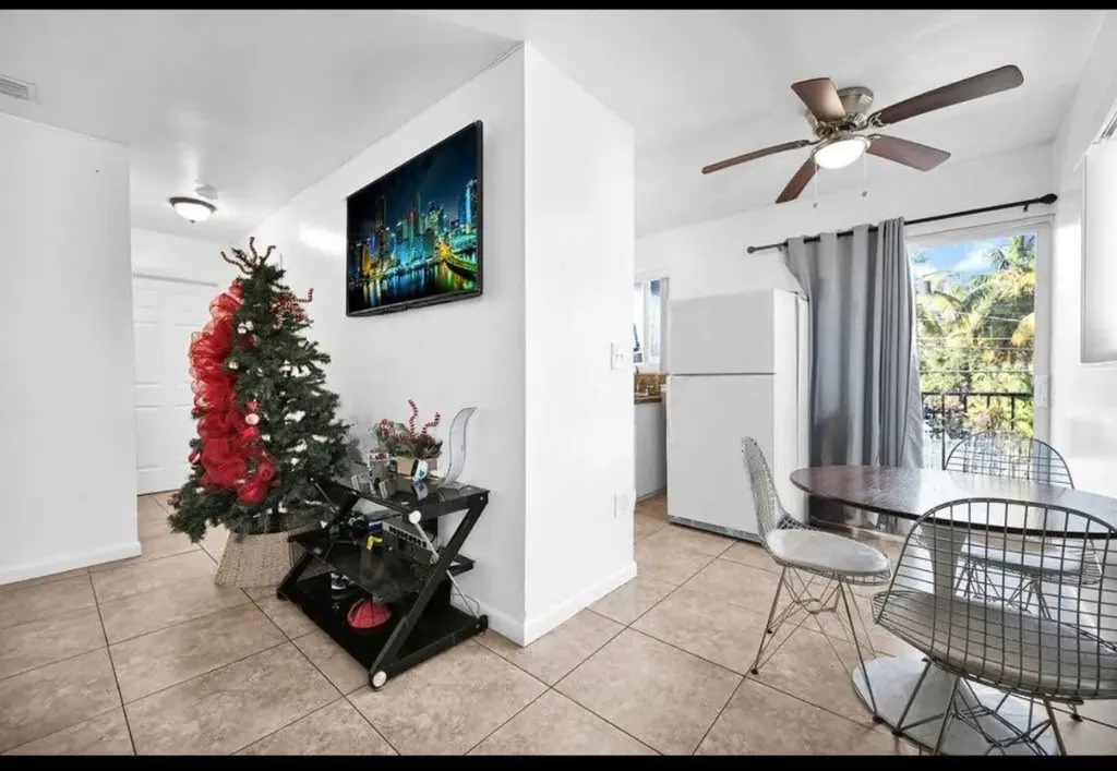 429 NW 10th Avenue Miami FL 33128