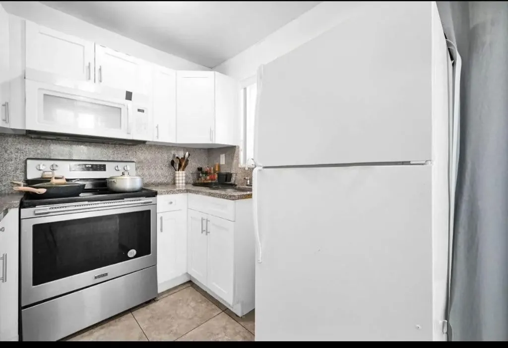 429 NW 10th Avenue Miami FL 33128