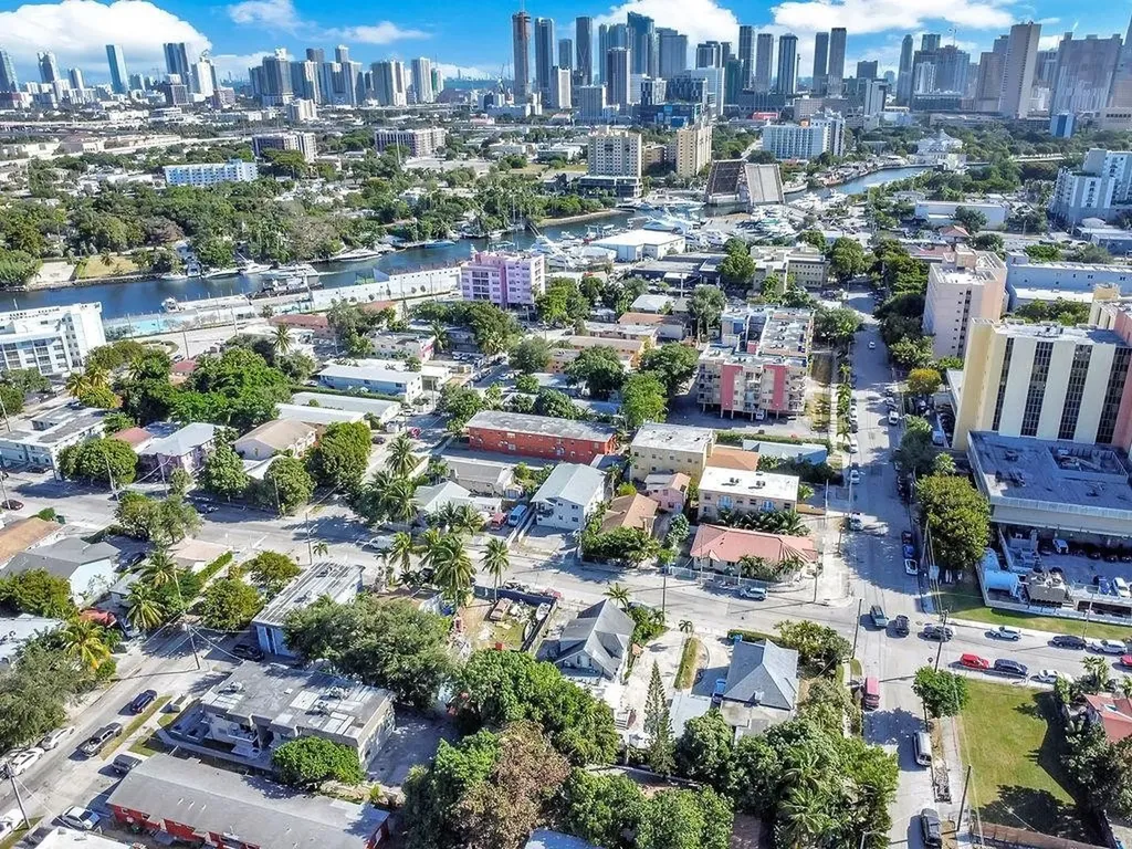 429 NW 10th Avenue Miami FL 33128