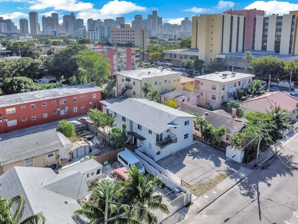 429 NW 10th Avenue Miami FL 33128