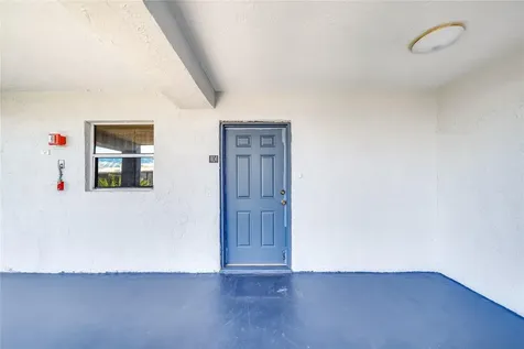 2860 Somerset Drive Lauderdale Lakes FL 33311