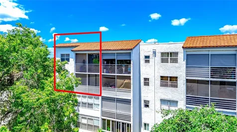2860 Somerset Drive Lauderdale Lakes FL 33311