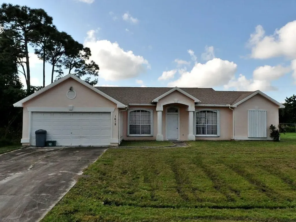 1618 SE Ridgewood Street Port St Lucie FL 34952