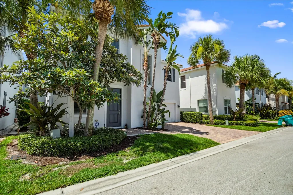 450 Greensboro Way Boynton Beach FL 33435