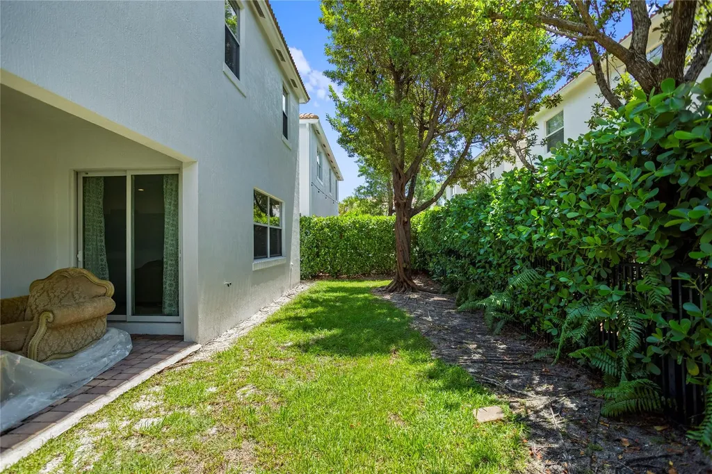 450 Greensboro Way Boynton Beach FL 33435