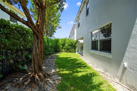 450 Greensboro Way Boynton Beach FL 33435