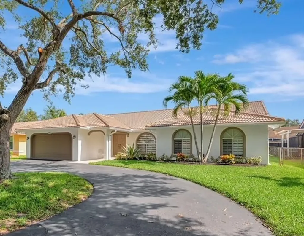 9955 NW 52nd Street Coral Springs FL 33076