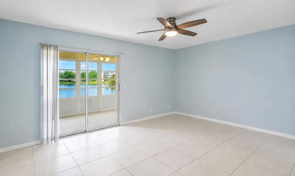 1084 Harwood F Deerfield Beach FL 33442