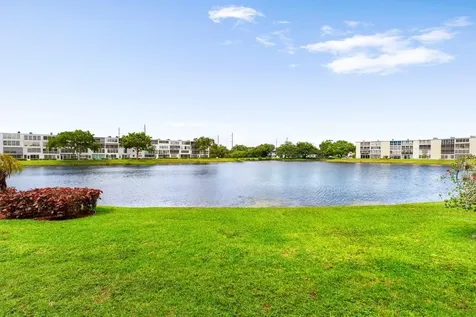 1084 Harwood F Deerfield Beach FL 33442