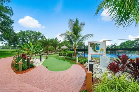 1084 Harwood F Deerfield Beach FL 33442