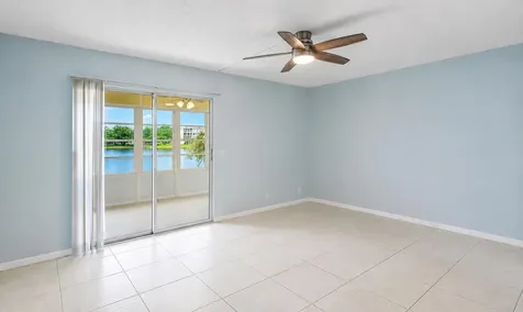 1084 Harwood F Deerfield Beach FL 33442