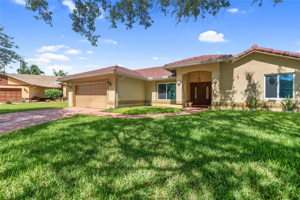 5392 SW 11th Street Plantation FL 33317