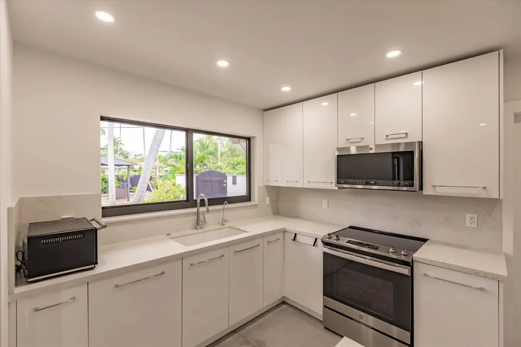 1900 Bayview Drive Fort Lauderdale FL 33305