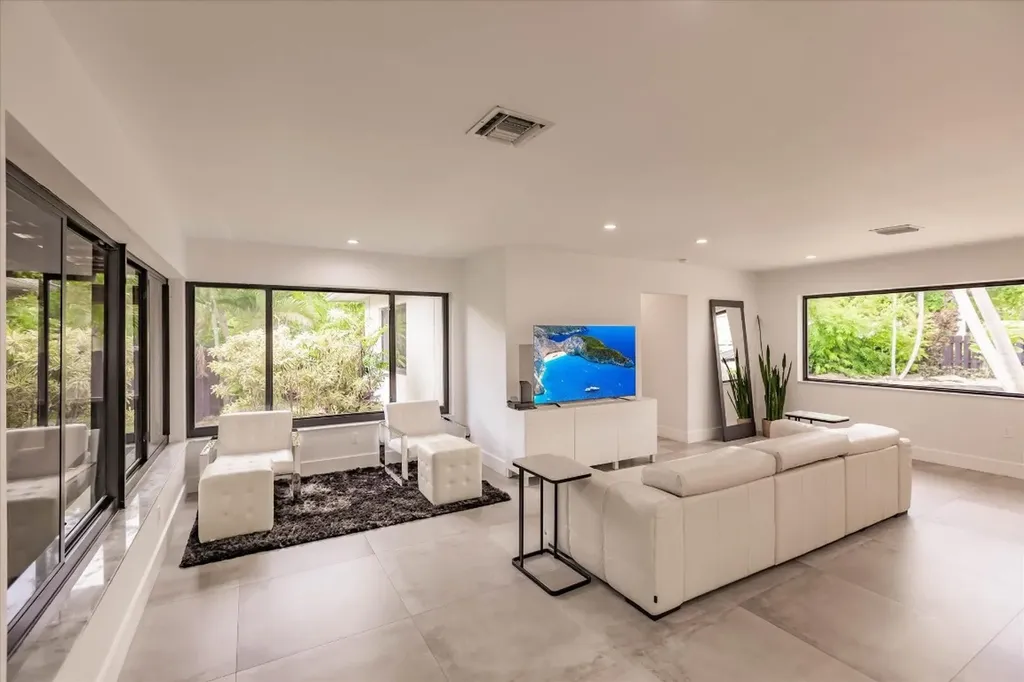1900 Bayview Drive Fort Lauderdale FL 33305