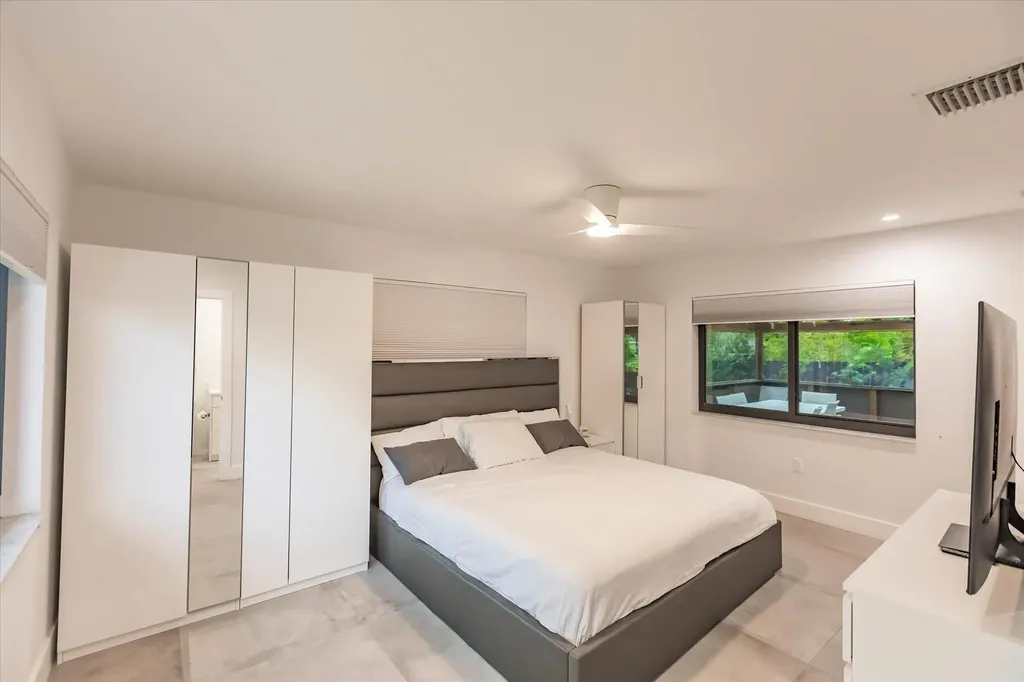 1900 Bayview Drive Fort Lauderdale FL 33305
