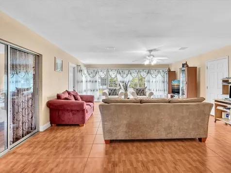 4220 NW 49th Avenue Lauderdale Lakes FL 33319