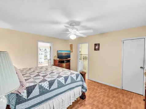 4220 NW 49th Avenue Lauderdale Lakes FL 33319