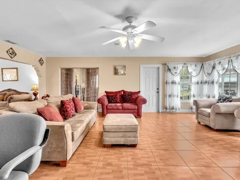 4220 NW 49th Avenue Lauderdale Lakes FL 33319