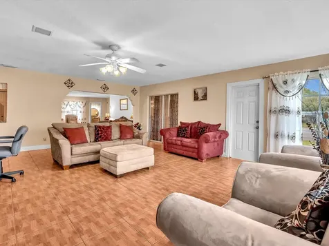 4220 NW 49th Avenue Lauderdale Lakes FL 33319
