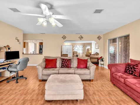 4220 NW 49th Avenue Lauderdale Lakes FL 33319