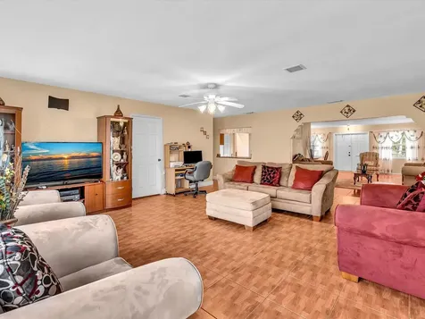 4220 NW 49th Avenue Lauderdale Lakes FL 33319