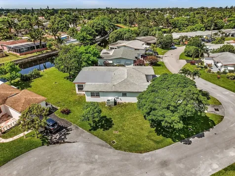 4220 NW 49th Avenue Lauderdale Lakes FL 33319