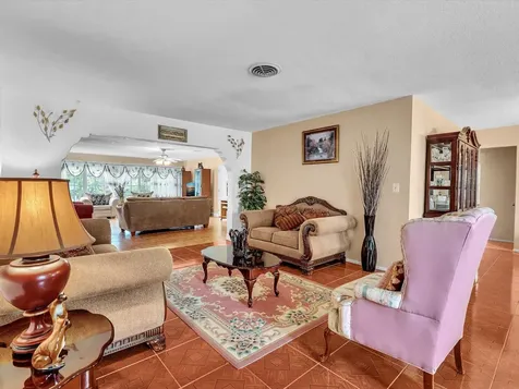 4220 NW 49th Avenue Lauderdale Lakes FL 33319
