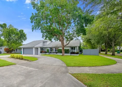 10115 E Calusa Club Drive Miami FL 33186