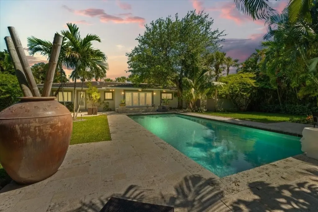 1635 Seabreeze Boulevard Fort Lauderdale FL 33316