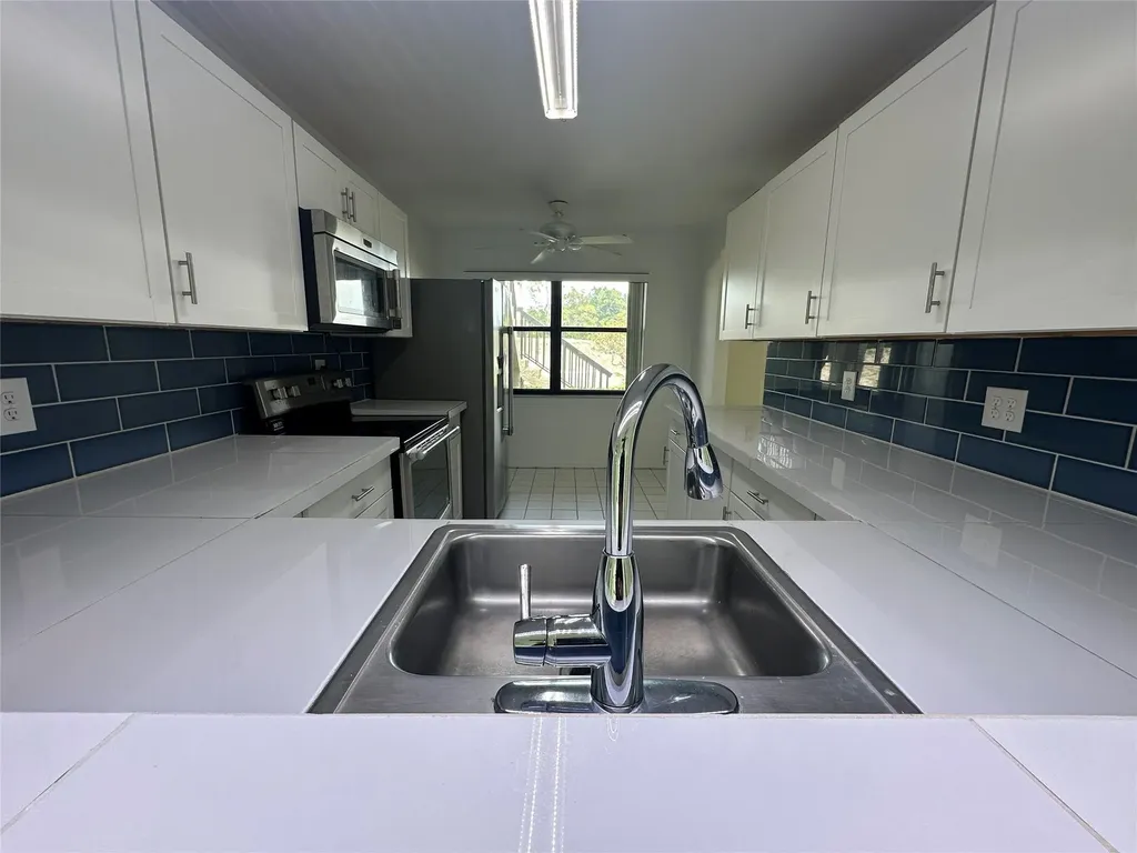 7673 Tahiti Lane Lake Worth FL 33467