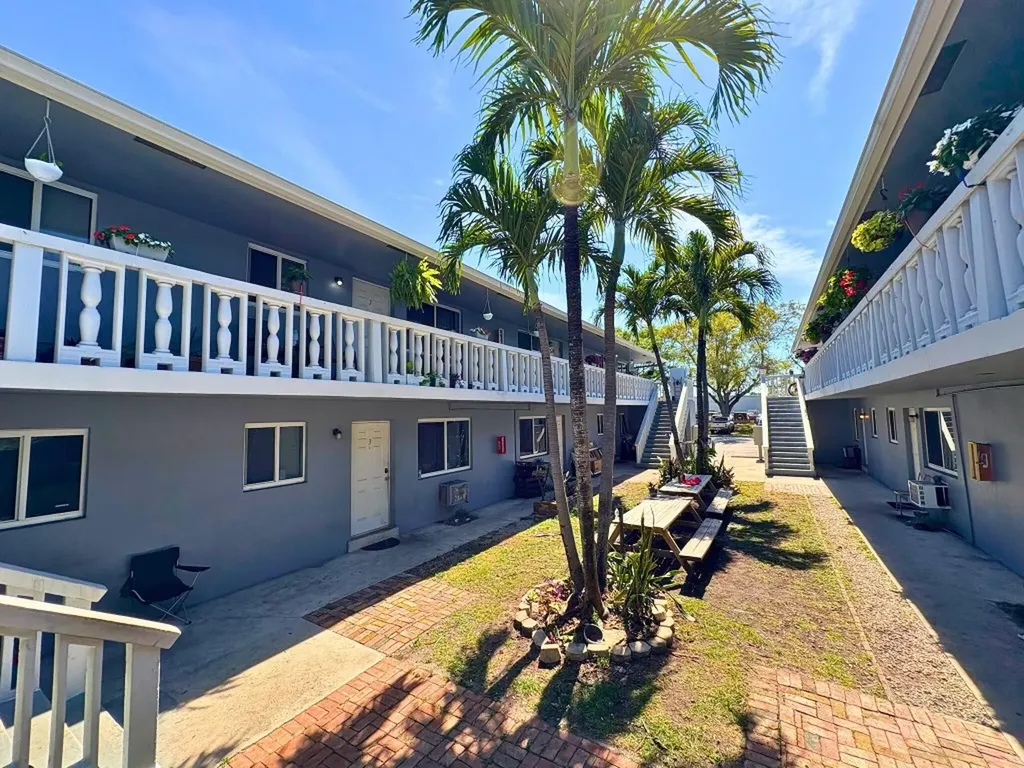 101-105 SE 26 Street Fort Lauderdale FL 33316