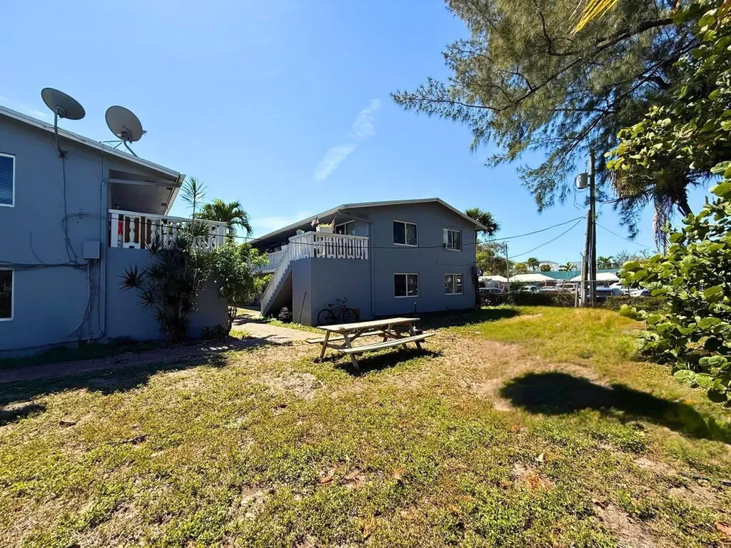 101-105 SE 26 Street Fort Lauderdale FL 33316