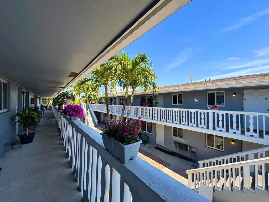 101-105 SE 26th Street Fort Lauderdale FL 33316