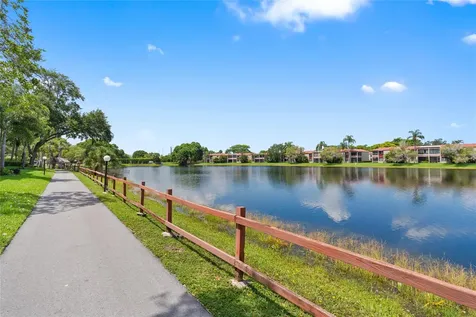 900 Colony Point Circle Pembroke Pines FL 33026