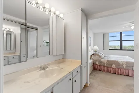 900 Colony Point Circle Pembroke Pines FL 33026