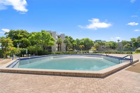 900 Colony Point Circle Pembroke Pines FL 33026