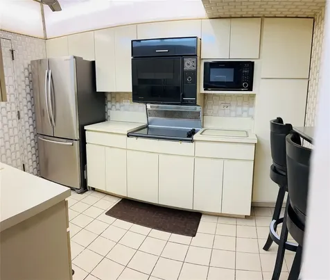 800 NE 195th Street Miami FL 33179