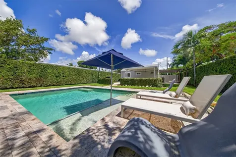 1028 NE 35th Street Oakland Park FL 33334