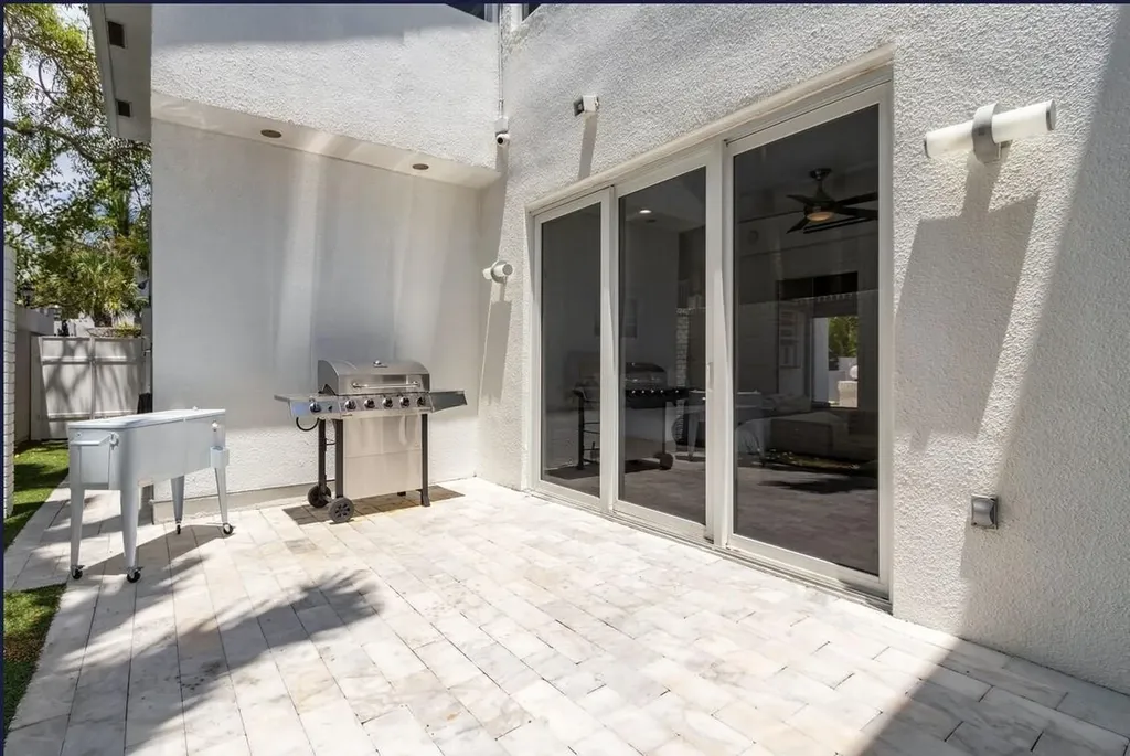 3350 NE 14th Court Fort Lauderdale FL 33304