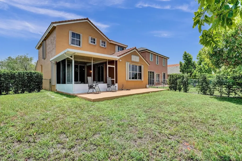1851 NW 184th Terrace Pembroke Pines FL 33029