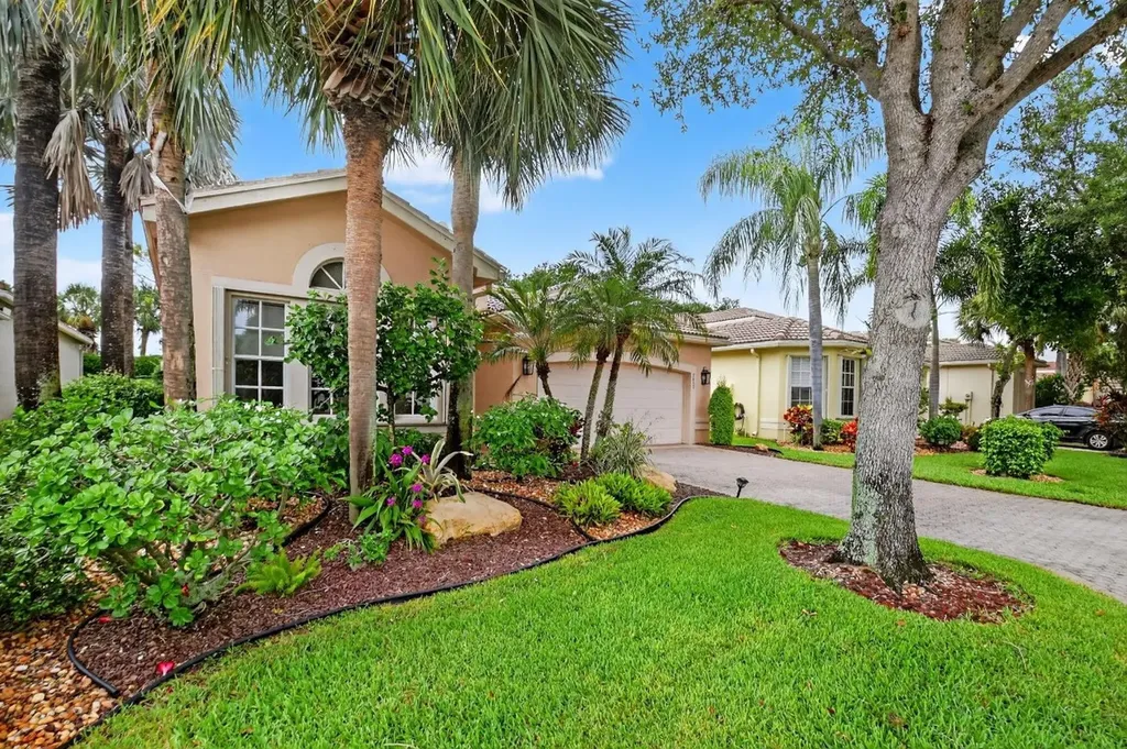 7859 Sundial Harbor Point Lake Worth FL 33467