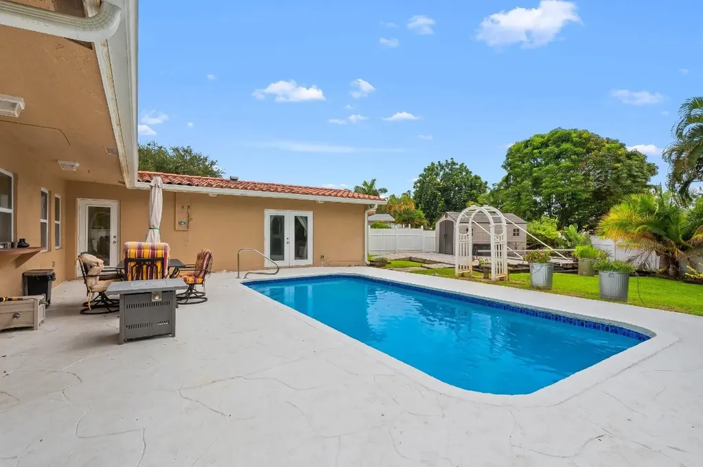 2540 NW 9th Terrace Wilton Manors FL 33311