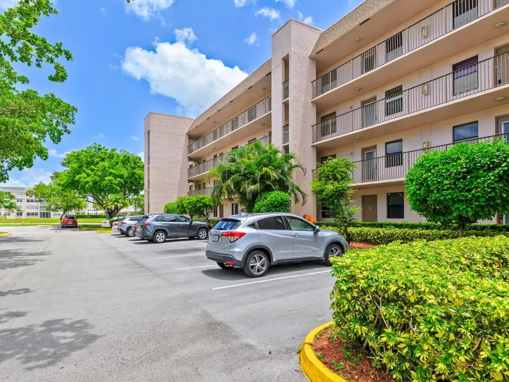 2748 NW 104th Avenue Sunrise FL 33322