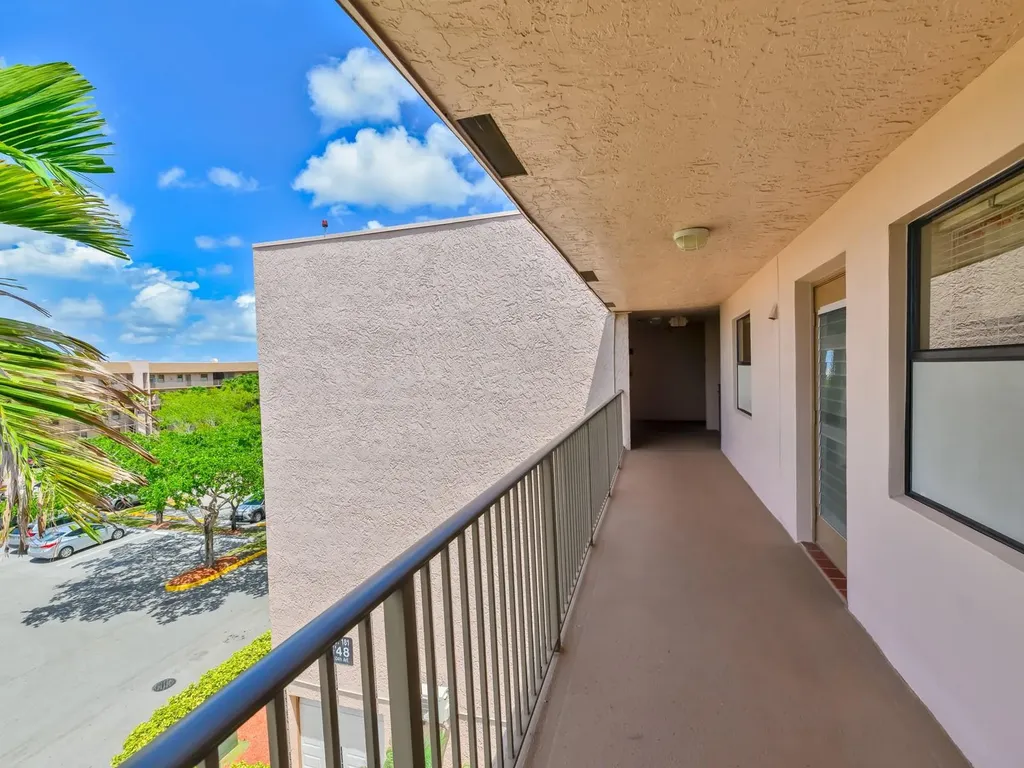 2748 NW 104th Avenue Sunrise FL 33322