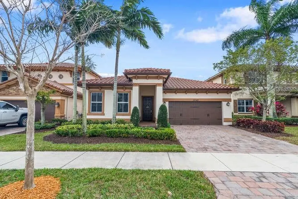 10340 Lake Vista Court Parkland FL 33076